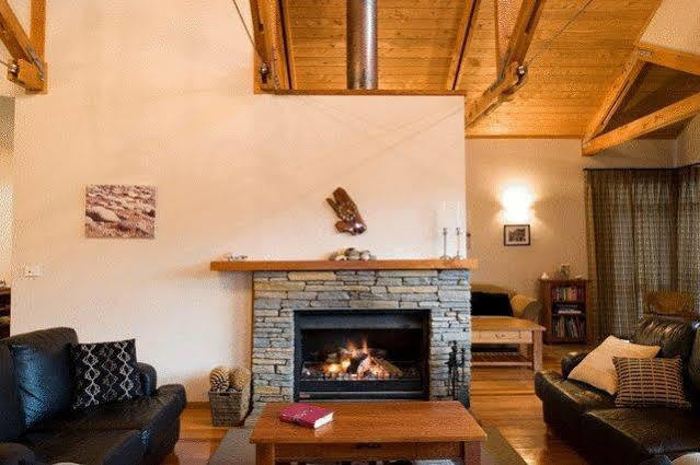 Mahitahi Lodge خليج بروس المظهر الخارجي الصورة